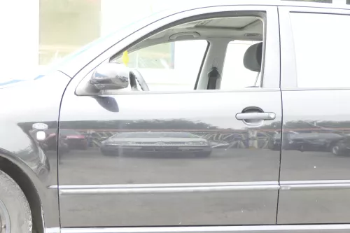 Skoda Fabia 6Y Kombi + Limousine Tür vorne links Fahrertür schwarz LF9R ohneAnba