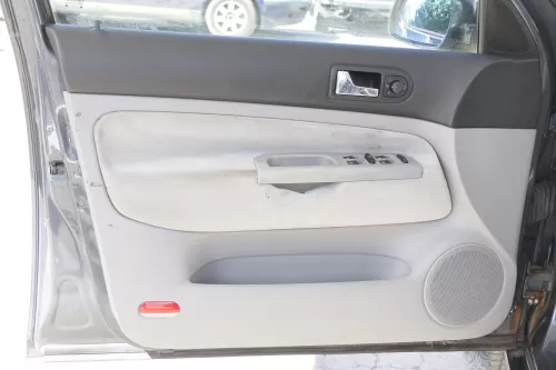 Golf 4 1J Limousine Türverkleidung Verkleidung Tür vorne links grau