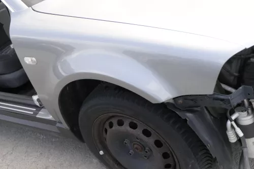 VW Passat 3BG Kotflügel vorne rechts grau LD7W (kein Blinkerloch) (159316)