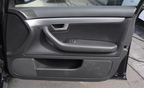 4x Audi A4 8E B6 Türverkleidung Verkleidung Tür vorne + hinten schwarz links man (159631)