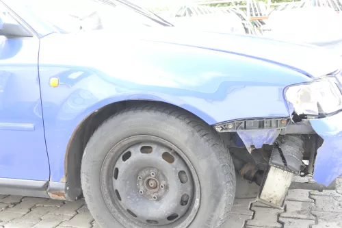 Audi A3 8L Kotflügel vorne rechts blau LY5M - ROST