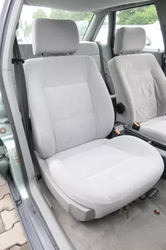 Audi 80 Sitz Fahrersitz vorne links +rechts Beifahrersitz (159887)