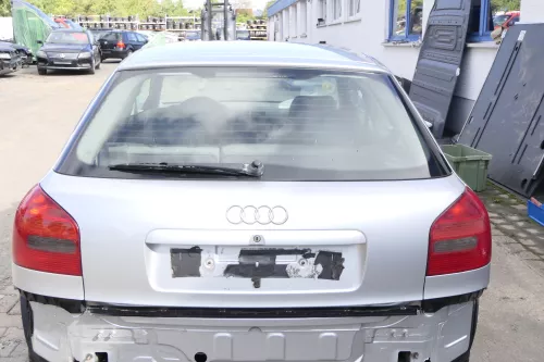 Audi A3 8L bis cBj. ca1999 Heckklappe Kofferraumklappe Klappe hinten silber LY7M