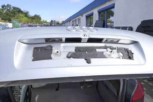 Audi A3 8L bis cBj. ca1999 Heckklappe Kofferraumklappe Klappe hinten silber LY7M (160009)
