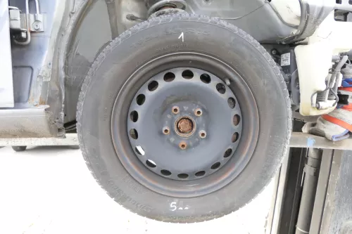 VW Golf 5 6 Touran Sommerreifen Reifen Felgen 195/65 R15 91V Caddy    5-6mm (160117)