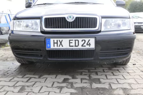 Skoda Octavia 1U Stoßstange vorne Frontstoßstange schwarz LF9R abBj.2001