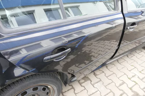 Skoda Octavia 1U Limousine Tür hinten rechts schwarz LF9R - ohne Anbauteile (160201)