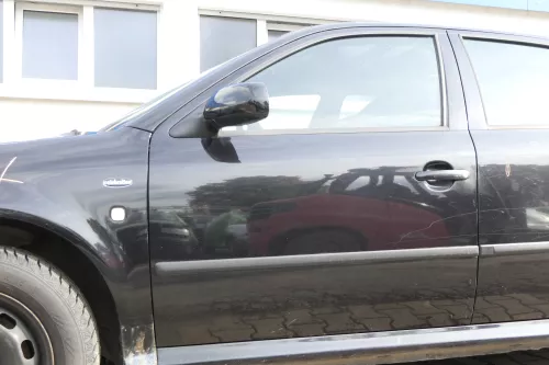 Skoda Octavia 1U Kombi + Limo Tür vorne links Fahrertür schwarz LF9R - ohne Anba