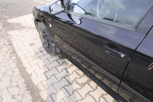 Skoda Octavia 1U Kombi + Limo Tür vorne links Fahrertür schwarz LF9R - ohne Anba (160206)