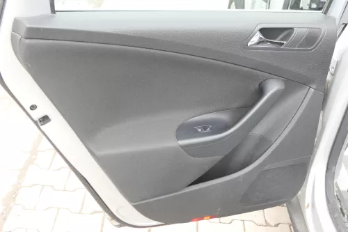 VW Passat 3C Variant Türverkleidung Verkleidung Tür hinten links schwarz (160267)