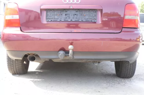 Audi A4 B5 Kombi Variant Stoßstange hinten Heckstoßstange rot braun LZ3L