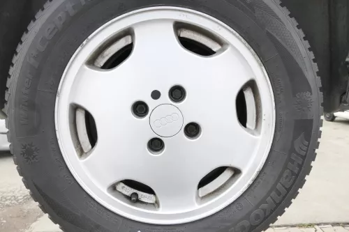 4x Audi A4 100 Alufelgen 195/65 R15 91T Winterreifen Reifen 4-8mm 8A0601025B (160368)