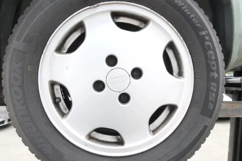 4x Audi A4 100 Alufelgen 195/65 R15 91T Winterreifen Reifen 4-8mm 8A0601025B (160368)