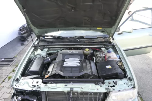 Audi A4 B5 A6 B4 C5 Krümmer Abgaskrümmer 078253032AD ABC AAH rechts 1-3Zylin