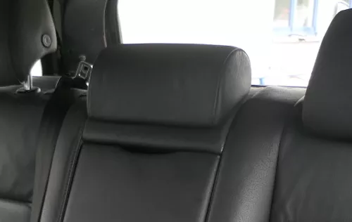 Audi A4 B6 8E Kopfstütze hinten in der Mitte schwarz soul Leder