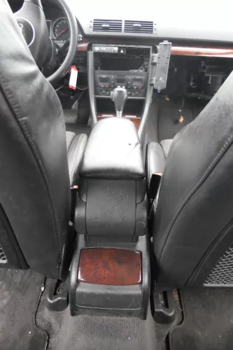 Audi A4 B7 8E Mittelarmlehne Armlehne original Leder soul schwarz - Griff defekt (160423)