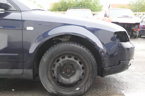 Audi A4 8E B6 Kotflügel vorne rechts blau LZ5L - Dellen