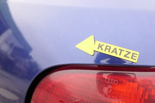 Aud A4 B5 Heckklappe hinten Klappe Kofferraumklappe Kombi blau LZ5K Scheibe (160451)