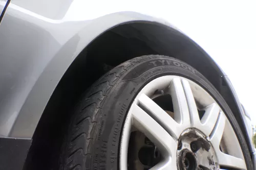 VW Passat 3BG Kotflügel original vorne rechts LD7W Blinkerloch (160472)