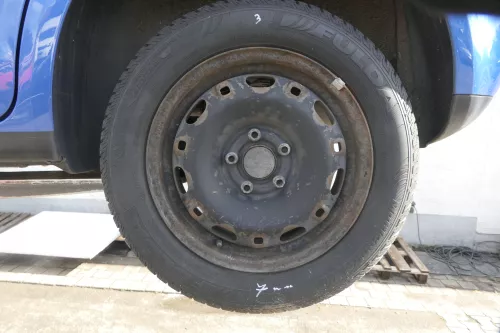 Polo 6R 9N Ibiza Felgen 185/60 R14 82H Winterreifen M+S 6jx15 ET38 Reifen 7mm (160538)