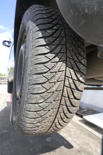 Polo 6R 9N Ibiza Felgen 185/60 R14 82H Winterreifen M+S 6jx15 ET38 Reifen 7mm (160538)