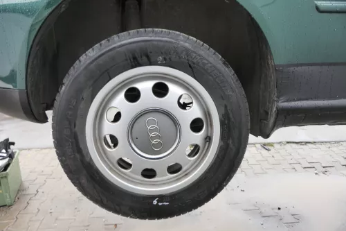 Audi A3 8L Alufelgen Reifen 195/65 R15 Sommerreifen 4-6mm 8L0601025E (160747)