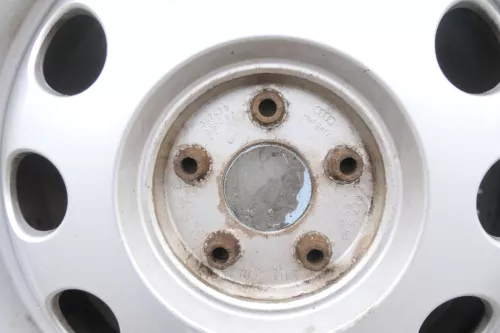 Audi A3 8L Alufelgen Reifen 195/65 R15 Sommerreifen 4-6mm 8L0601025E (160747)