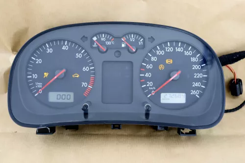 VW Golf 4 Tacho Tachometer Kombiinstrument 272.000km 1J0919861D 1,6-2,8