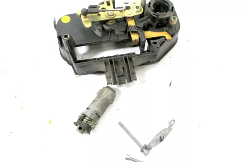 VW Caddy 2K Schloß mit Zentralverriegelung hinten Heckklappe Griff 2K0827426 A (160779)