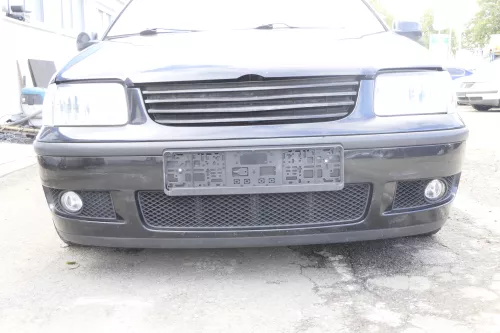 VW Polo 6N2 Stoßstange vorne Frontstoßstange Stoßfänger schwarz LC9Z +Grill