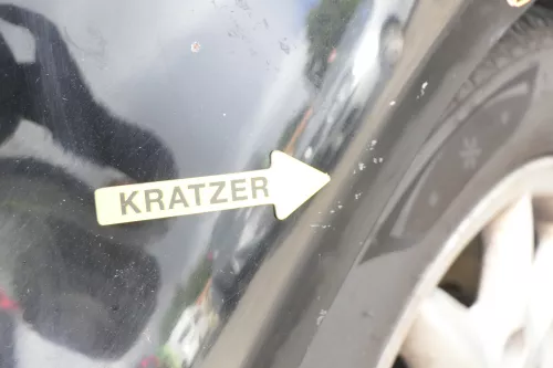 VW Polo 6N2 Kotflügel vorne links schwarz LC9Z (bis unterm Schweller) (160792)