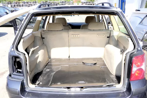 VW Passat 3B 3BG Kombi Variant Sitz Rückbank Rücksitzbank ohneKopfstützen beige (160812)