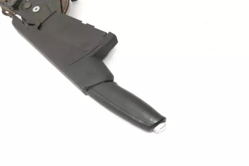 Audi A4 8E B6 B7 Handbremse Feststellbremse schwarz Leder Griff (160989)