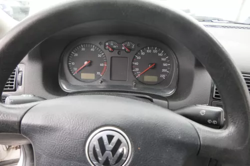 VW Golf 4 Tacho Tachometer Kombiinstrument 268.000km 1J0919860 1,4 16V 75PS 55kw