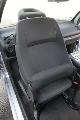 Seat Arosa Lupo Sitz vorne links Fahrersitz Höhenverstellung (161140)