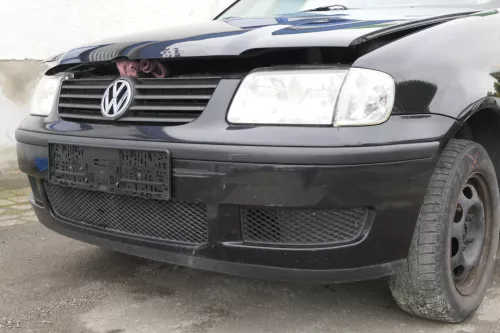 VW Polo 6N2 Stoßstange vorne Frontstoßstange Stoßfänger schwarz LC9Z +Grill d (161239)