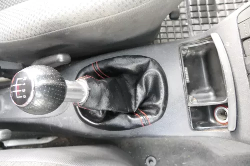 VW Lupo Polo 6N2 Schaltknauf Schaltsack Schaltknüppel schwarz rote Nähte (161338)