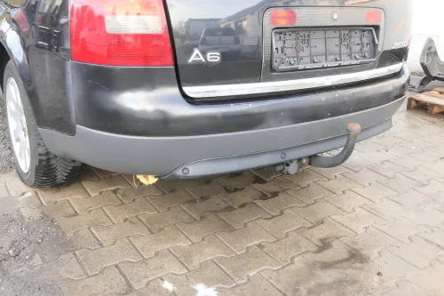 Audi A6 4B Kombi Avant Stoßstange hinten Heckstoßstange schwarz LZ9W - PDC (161556)