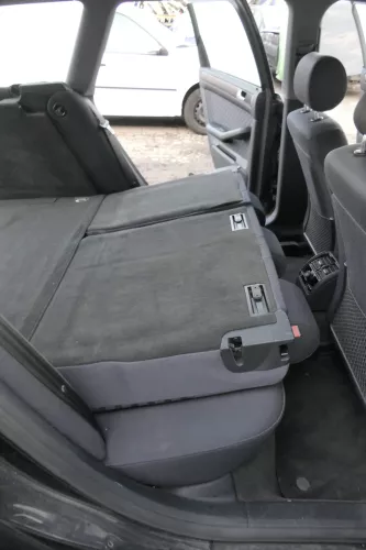 Audi A6 4B Avant Kombi Rückbank Rücksitzbank Sitz Rücksitz 3 Punkt ohneKopfstütz (161564)