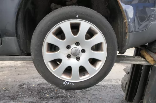 Audi A4 8E A6 4B Alufelgen 205/55 R16 91H Winterreifen Reifen 3-7mm 4B0601025K (161568)