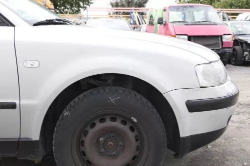 VW Passat 3B Kotflügel vorne rechts silber LB7Z grau