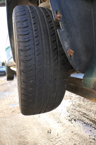VW Polo 9N 6R Felgen Reifen 195/55 R15 85H Sommerreifen ca. 4-6mm  (161868)