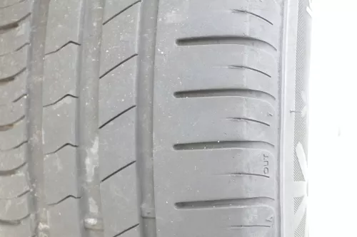 4x Audi A4 8E A6 4B Alufelgen 205/60R15 91T Sommerreifen Reifen 5-7mm 4B0601025N (162134)