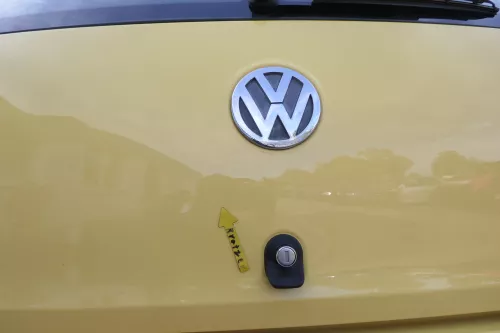 VW Fox 5Z Heckklappe Kofferraumklappe Klappe hinten + Scheibe gelb LY1C (162309)