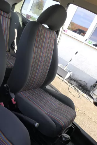 VW Fox Sitz Fahrersitz vorne links OHNEAirbag höhenverstellbar (162321)