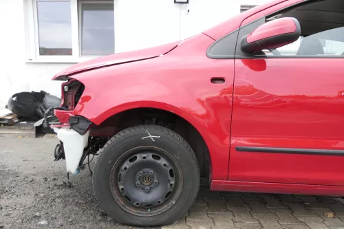 VW Fox Kotflügel vorne links rot LY3D