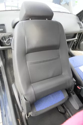 Seat Arosa 6H VW Lupo Sitz vorne links Fahrersitz Höhenverstellung blau schwarz (162359)