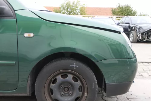 VW Lupo Kotflügel vorne rechts grün LA6N