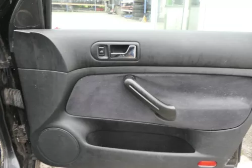 VW Golf 4 Limousine Türverkleidung Verkleidung Tür vorne hinten links rechts 4x (162399)