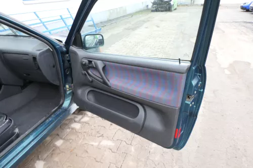 VW Polo 6N Türverkleidung Verkleidung Tür vorne rechts 2/3-Türer lila (162585)